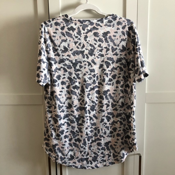 3/$20 OLD NAVY Workout T-Shirt NWOT - Picture 5 of 7